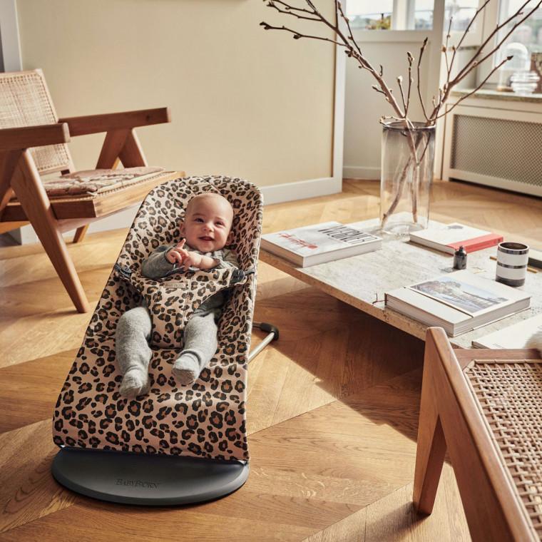 Wipstoel babybjorn top
